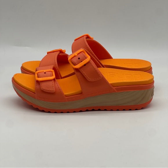 Dansko Kandi Sandals. Size 8 - Picture 3 of 12